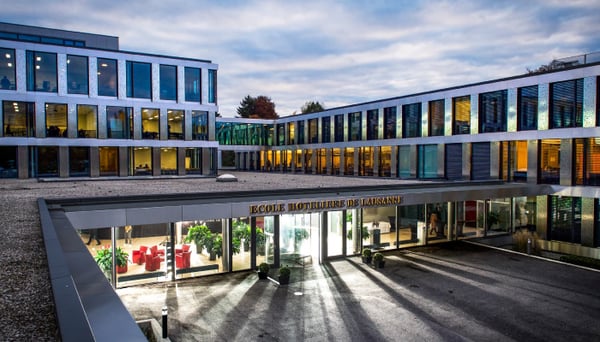 โรงเรียนการโรงแรมโลซาน ประเทศสวิสเซอร์แลนด์ (Ecole hoteliere de Lausanne)